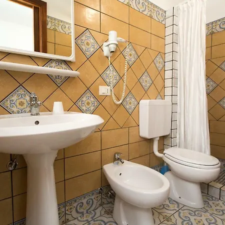 Diana Brown Lipari (Isola Lipari)