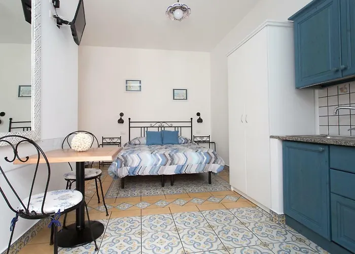 Diana Brown Lipari (Isola Lipari)