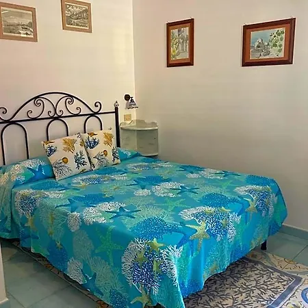 Diana Brown Panzió Lipari